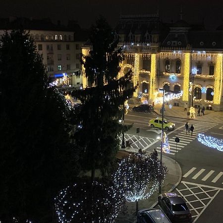 English Apartment Крайова Екстер'єр фото