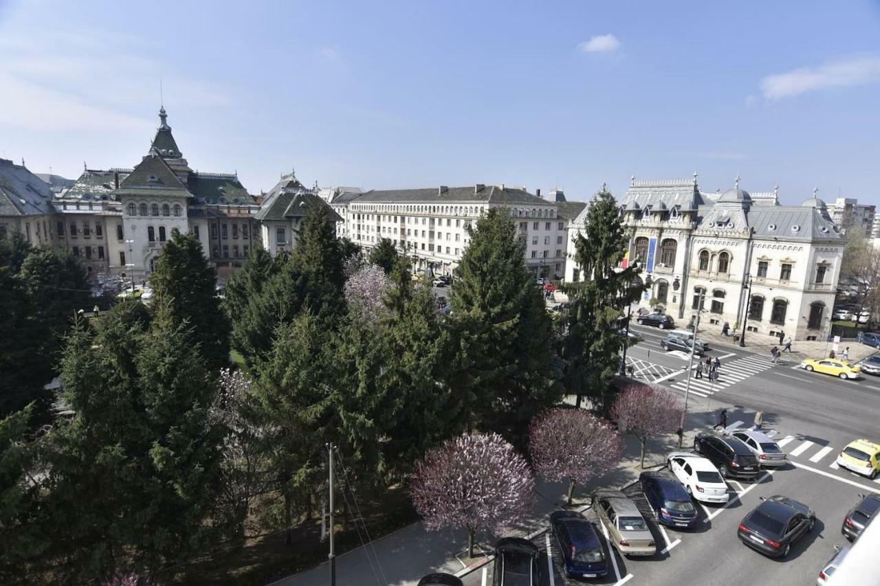 English Apartment Крайова Екстер'єр фото